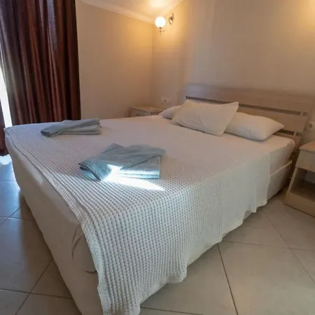 Luxury 2 Bed Minutes From Calis Beach, 1002